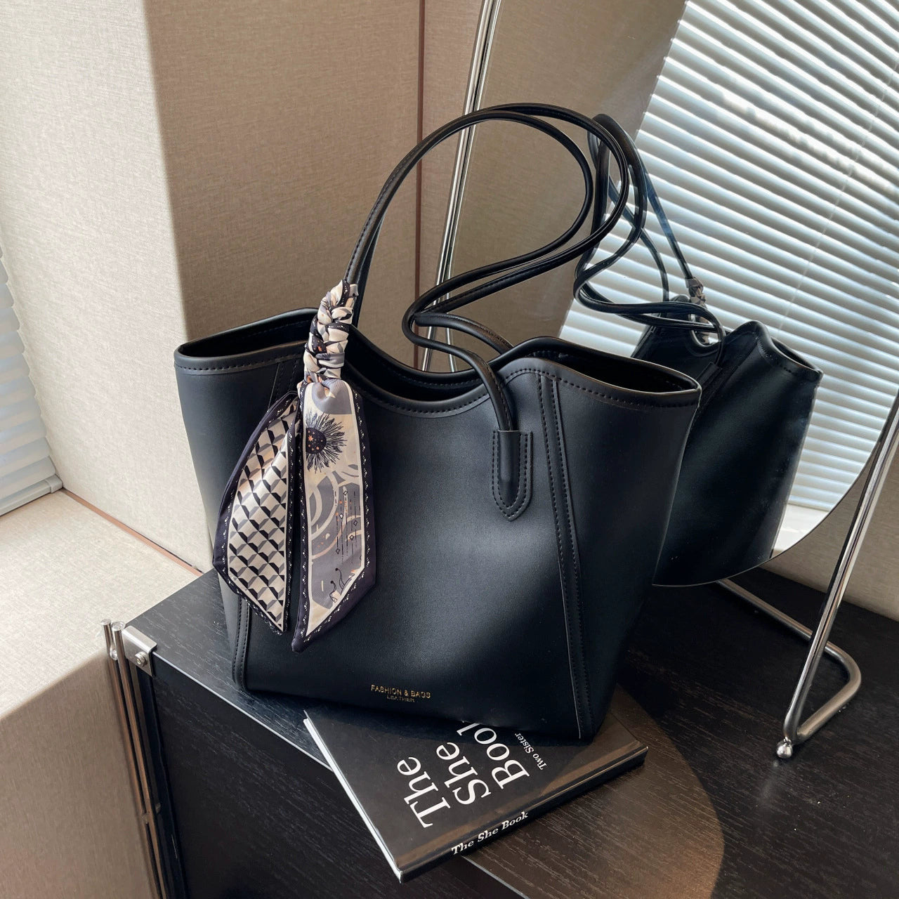 Luxury Designer Handbags Purses With Scarf Decorated ASH-CR-078