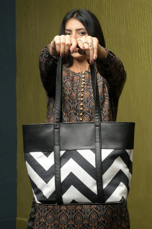 Chevron Detail Tote Bag with Faux Leather Finish ASH-CR-061